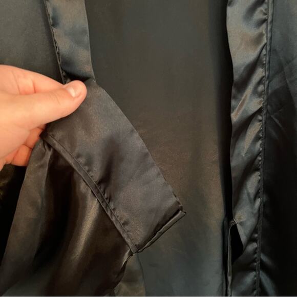 Victoria’s Secret Black Satiny Robe Lingerie Women's One Size Fits Most - Picture 5 of 5